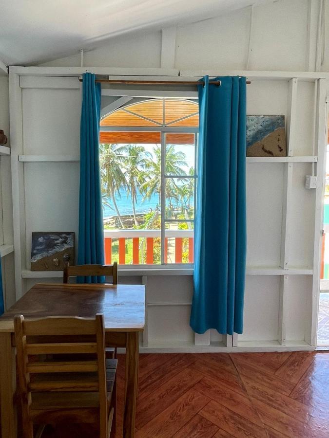 Christina'S Guest House Official Little Corn Island Ngoại thất bức ảnh