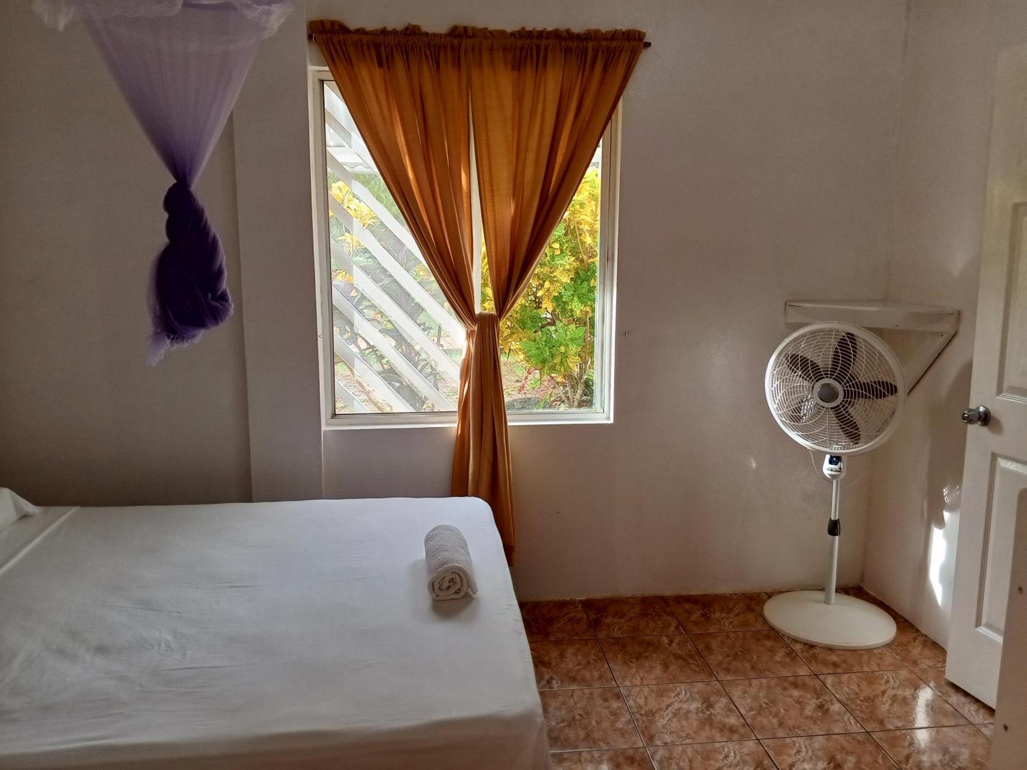 Christina'S Guest House Official Little Corn Island Ngoại thất bức ảnh